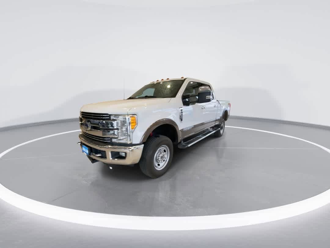 Used 2017 Ford F350 Lariat w/ Lariat Ultimate Package AWD/4WD image 4