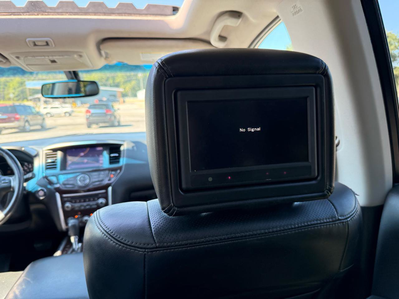 Used 2013 Nissan Pathfinder Platinum w/ Platinum Premium Pkg FWD image 13