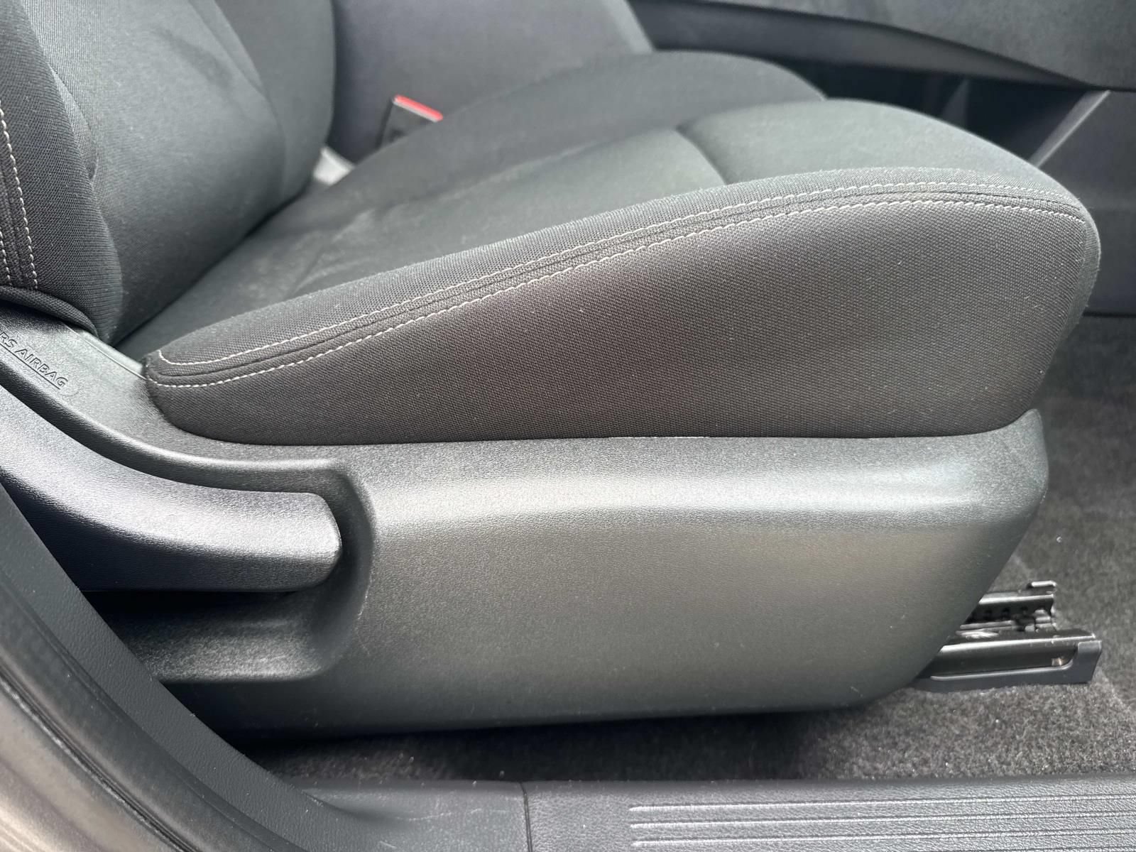 Used 2024 Nissan Rogue S AWD/4WD image 12