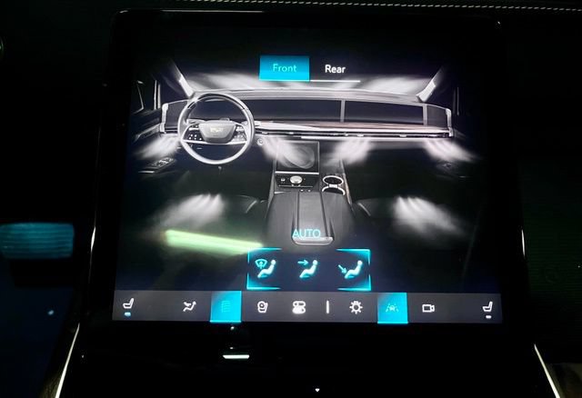 Used 2025 Cadillac Escalade Sport Platinum AWD/4WD image 37
