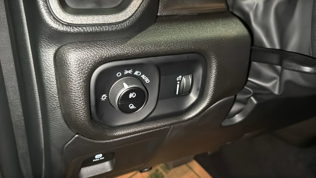 Used 2025 RAM 1500 Tradesman AWD/4WD image 24
