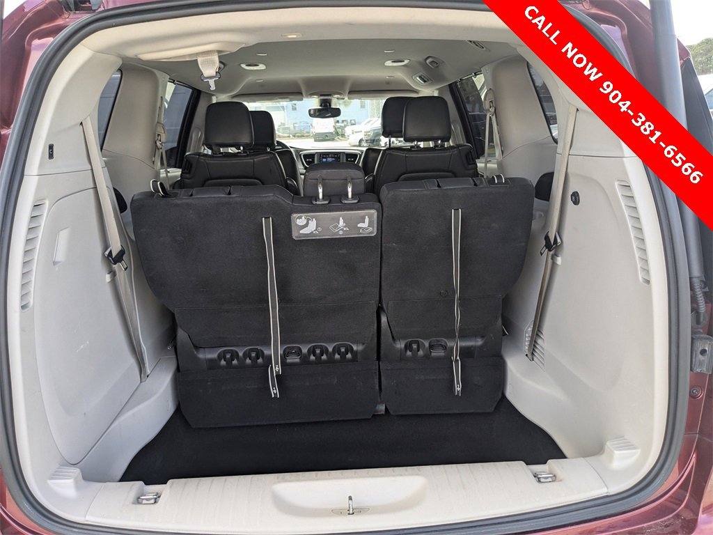 Used 2020 Chrysler Pacifica Touring-L image 13