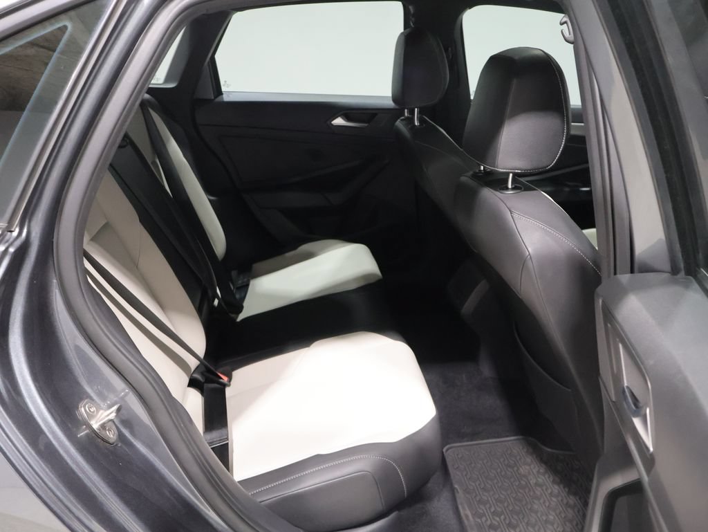 Used 2020 Volkswagen Jetta R-Line w/ R-Line Cold Weather Package FWD image 21