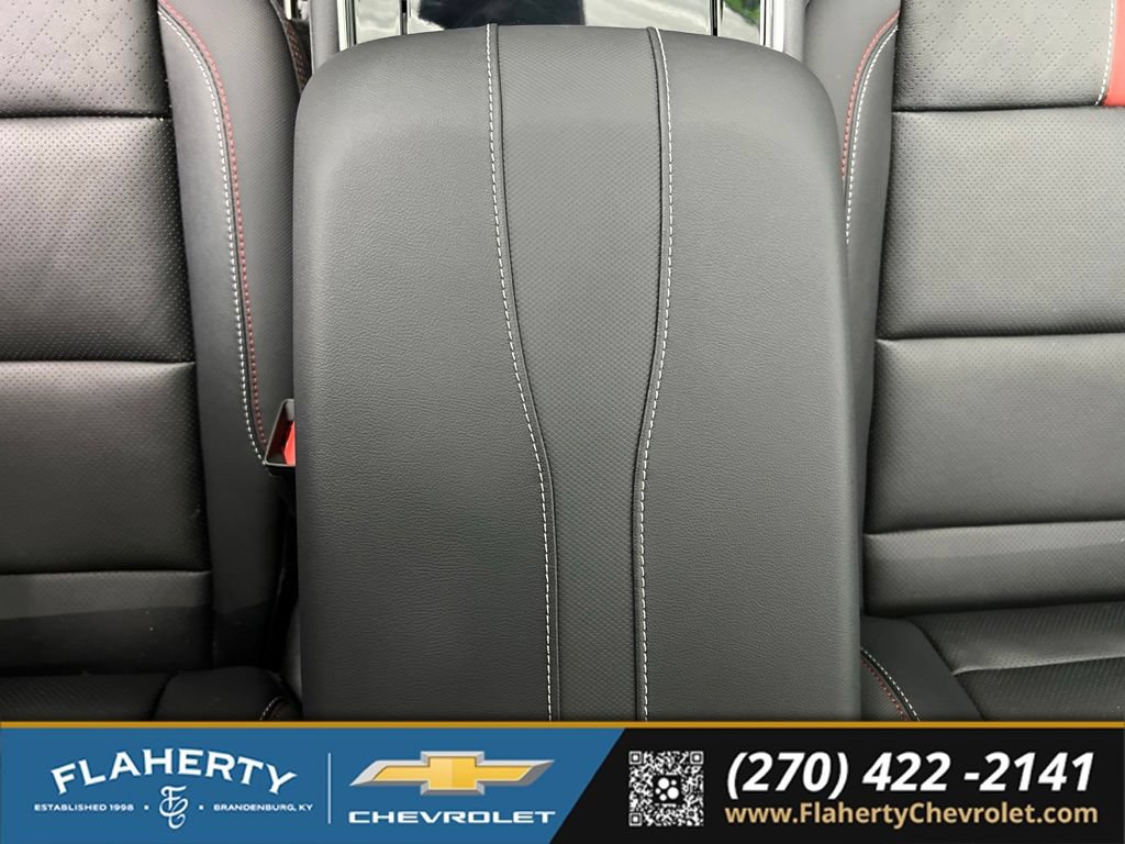 Used 2026 Chevrolet Traverse RS FWD image 34