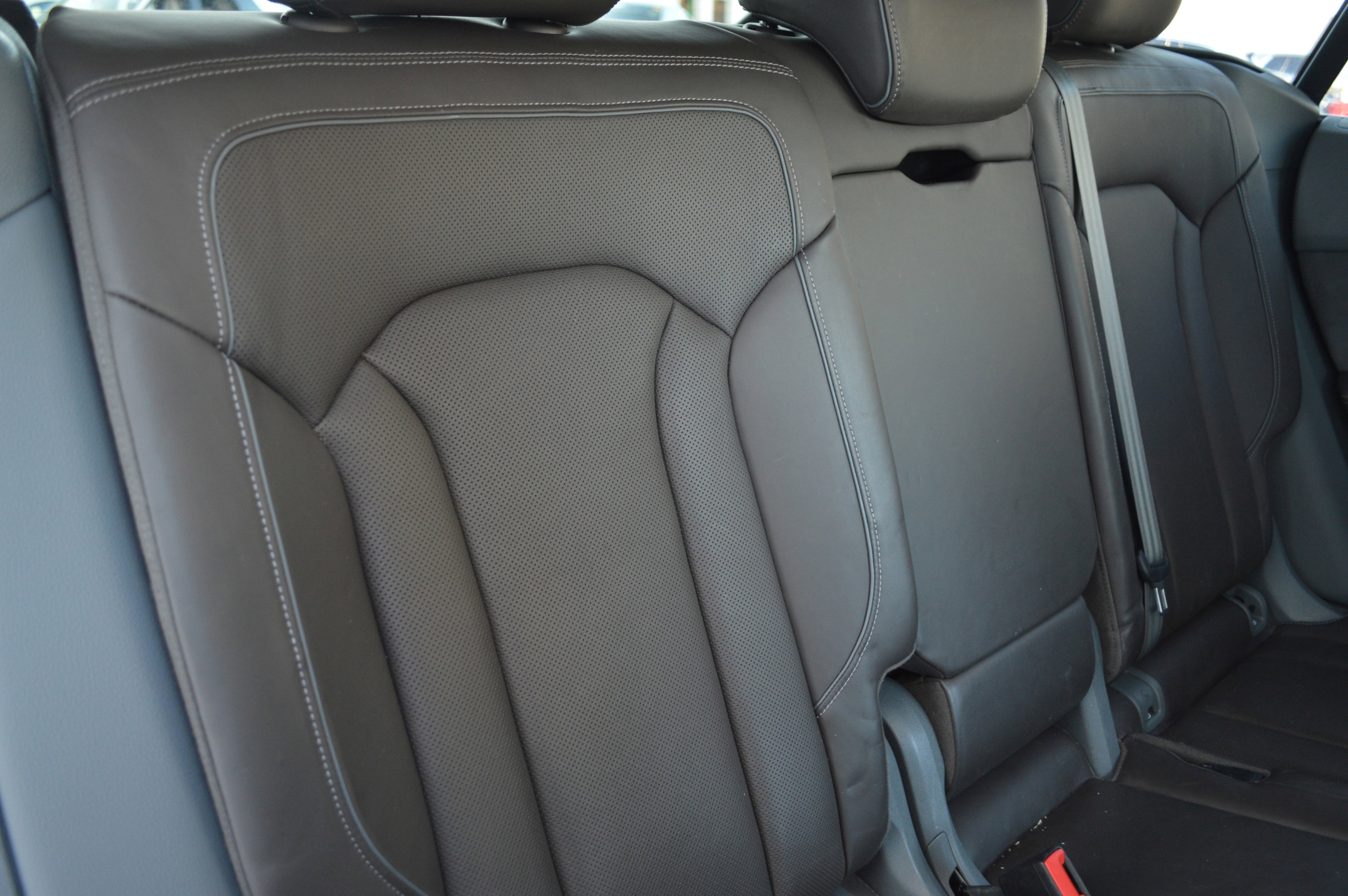 Used 2019 Audi Q8 Prestige w/ Luxury Package image 35