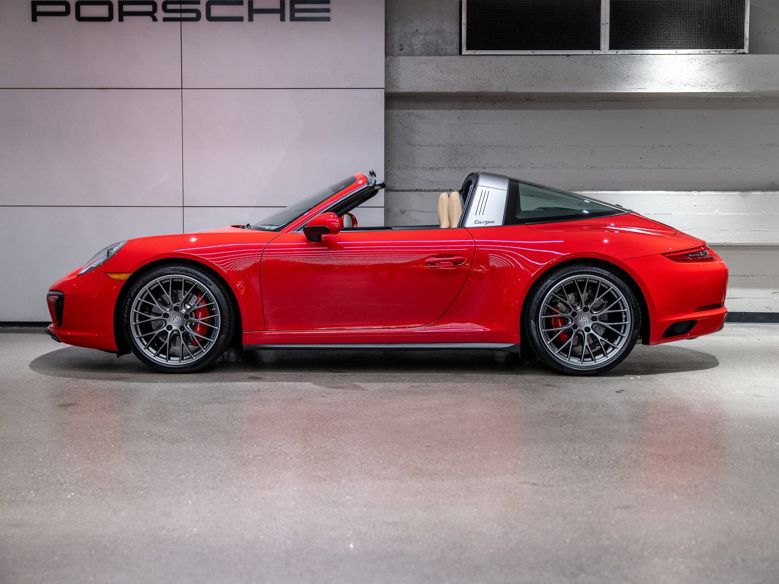 Certified 2019 Porsche 911 Targa 4S AWD/4WD image 2