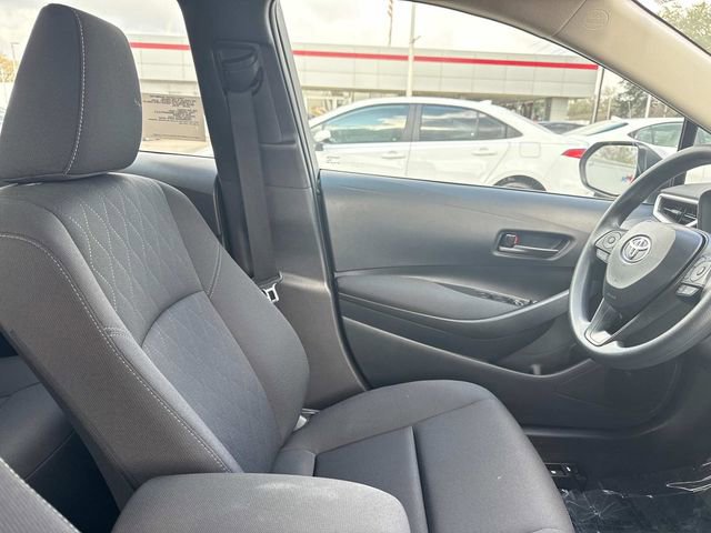 Used 2025 Toyota Corolla LE w/ LE Premium Package image 16