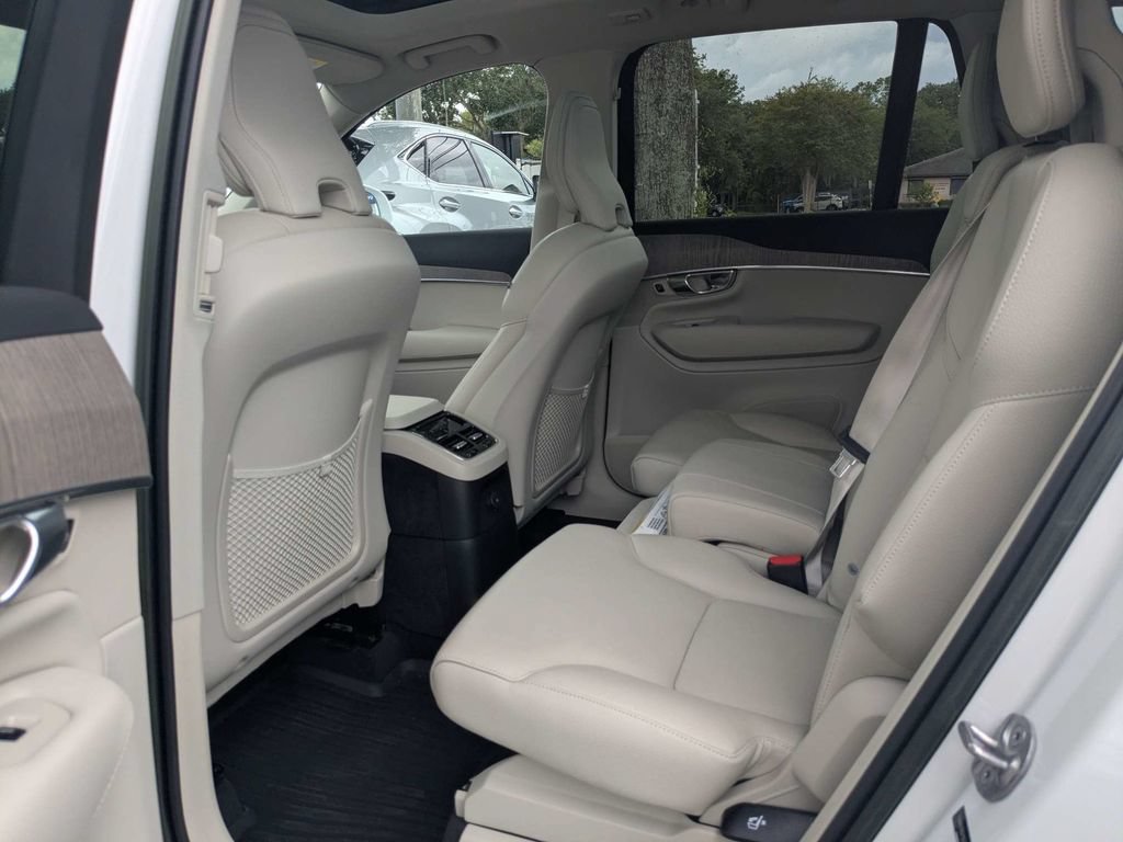 Certified 2023 Volvo XC90 T8 Plus AWD/4WD image 21