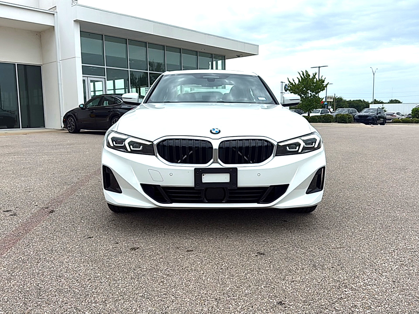 Used 2024 BMW 330i Sedan w/ Premium Package RWD image 2