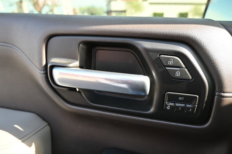 Used 2019 GMC Sierra 1500 SLT AWD/4WD image 18