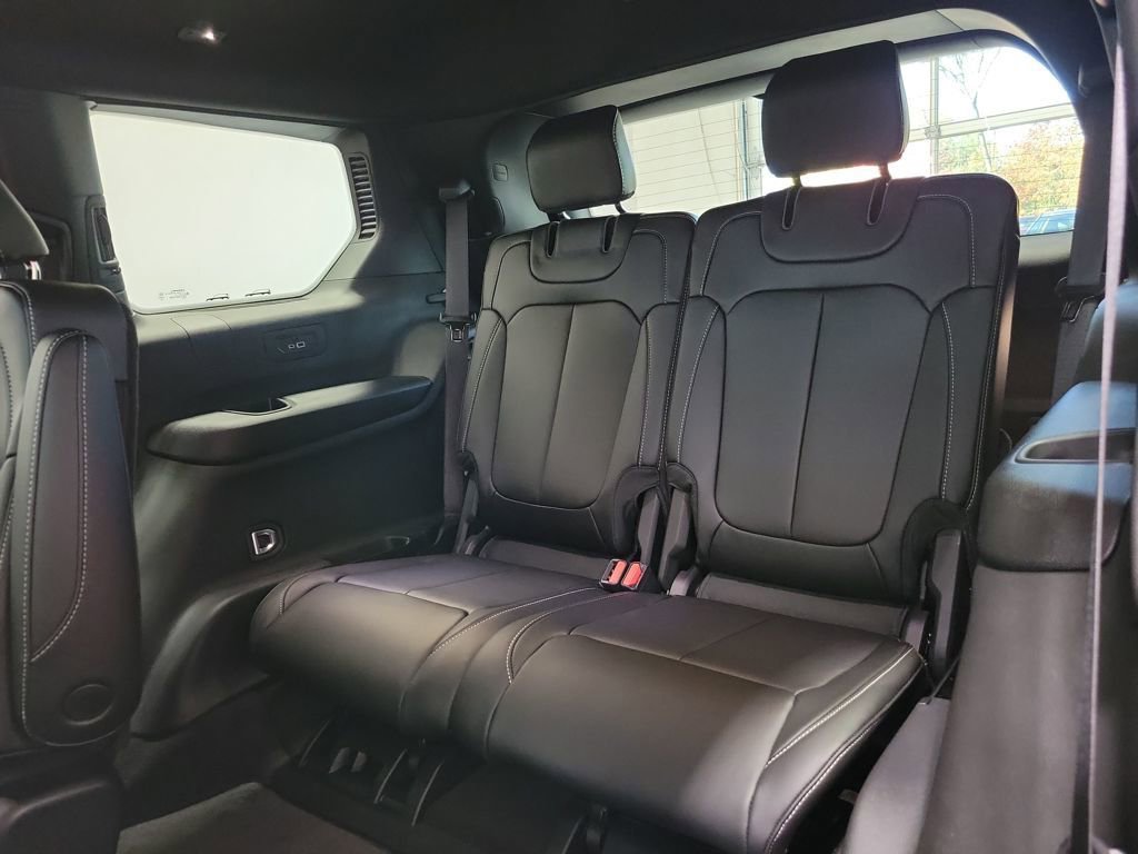 New 2025 Jeep Grand Cherokee L Limited w/ Black Appearance Package image 11