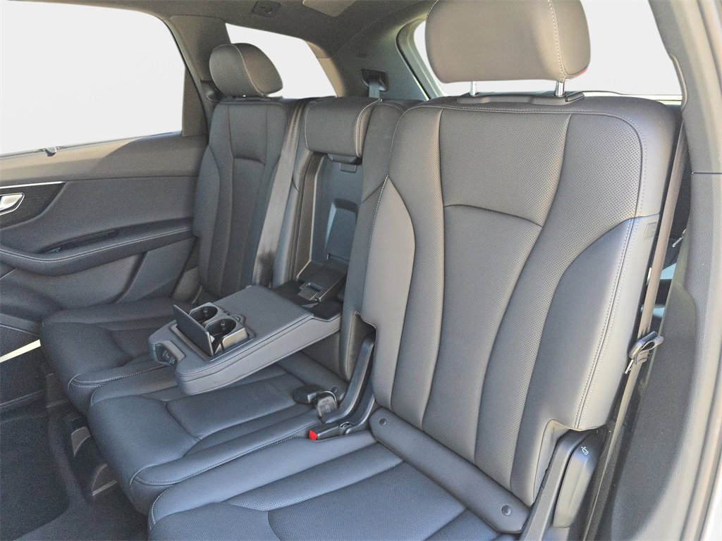 Certified 2025 Audi Q7 3.0T Premium Plus image 15