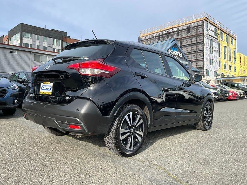 Used 2020 Nissan Kicks SV image 8
