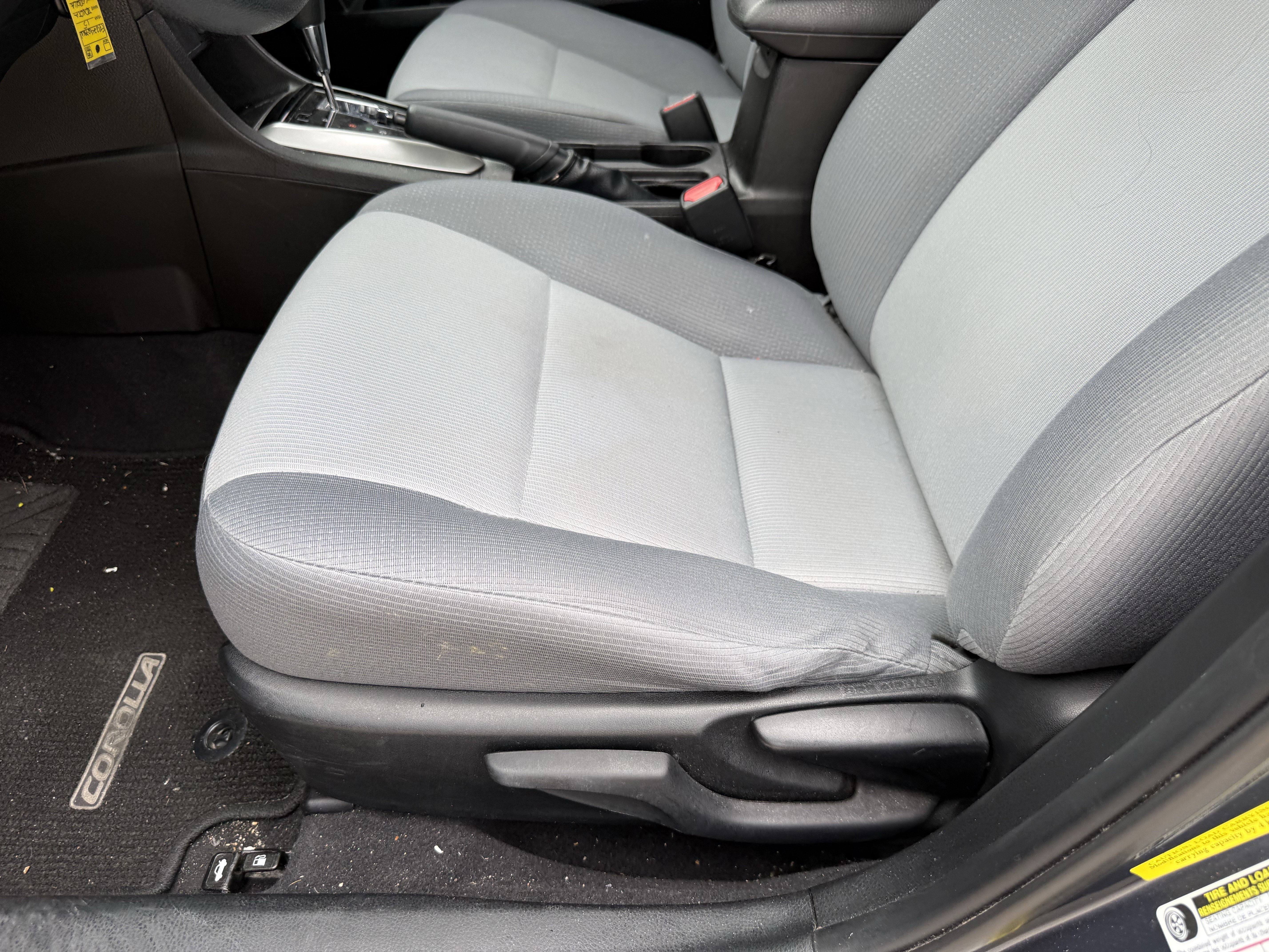 Used 2015 Toyota Corolla L FWD image 26