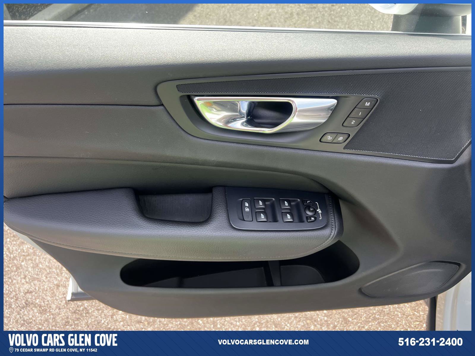 Used 2019 Volvo XC60 T6 Momentum w/ Premium Package AWD/4WD image 15