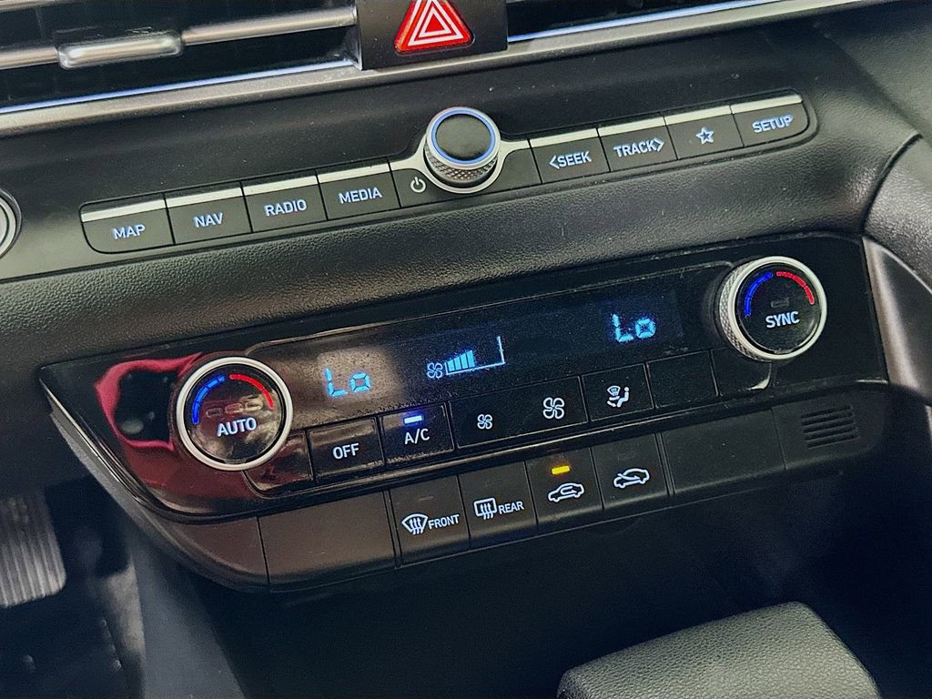 Used 2024 Hyundai Elantra SEL image 26