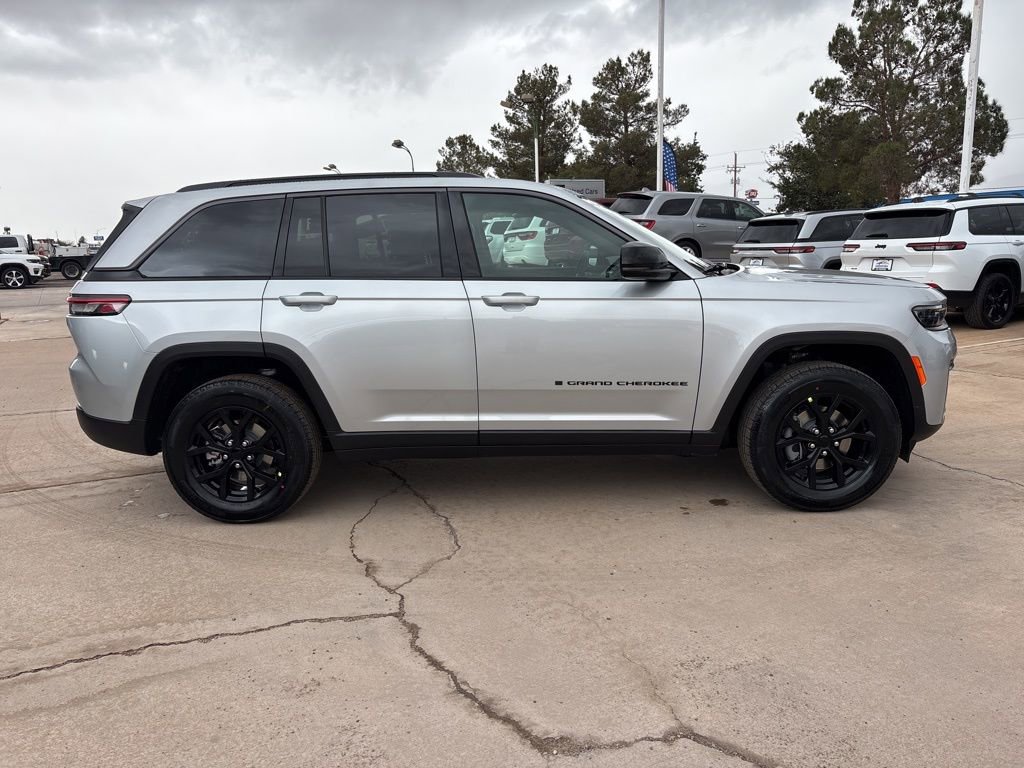 New 2026 Jeep Grand Cherokee Altitude AWD/4WD image 4
