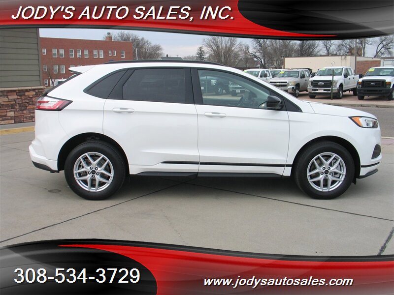 Used 2024 Ford Edge SE w/ Black Appearance Package image 28