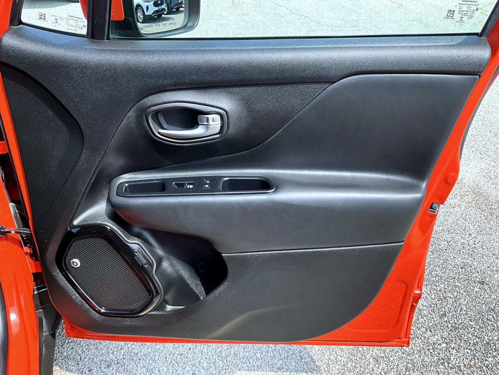 Used 2018 Jeep Renegade Altitude AWD/4WD image 17