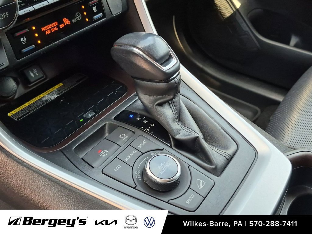 Used 2019 Toyota RAV4 Limited w/ Advanced Technology Package AWD/4WD image 29