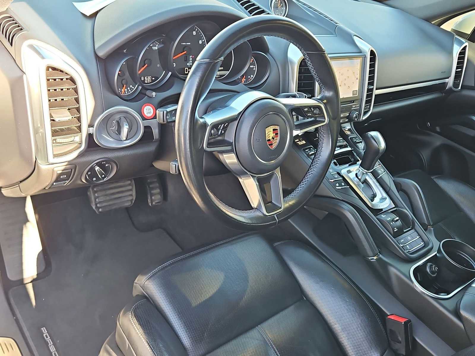Used 2017 Porsche Cayenne image 10