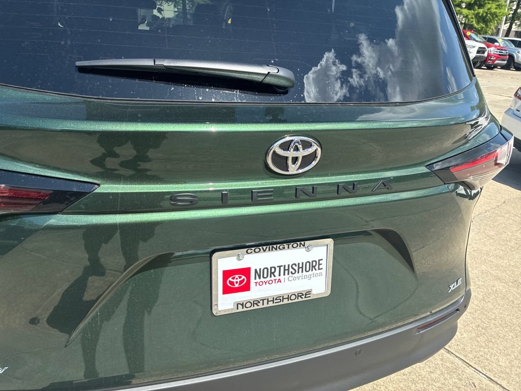 New 2026 Toyota Sienna XLE FWD image 6