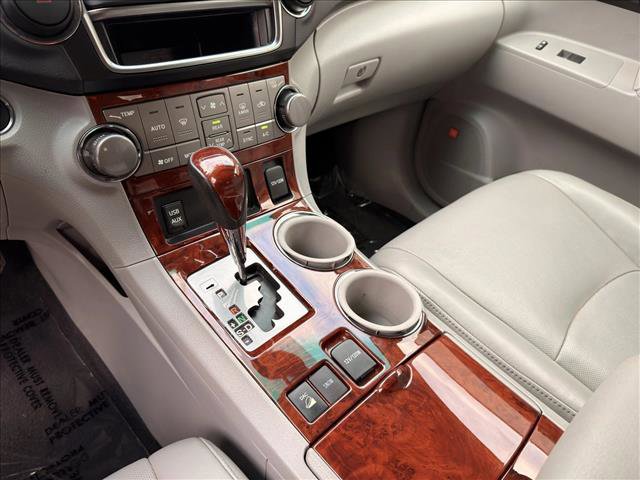 Used 2013 Toyota Highlander Limited image 21