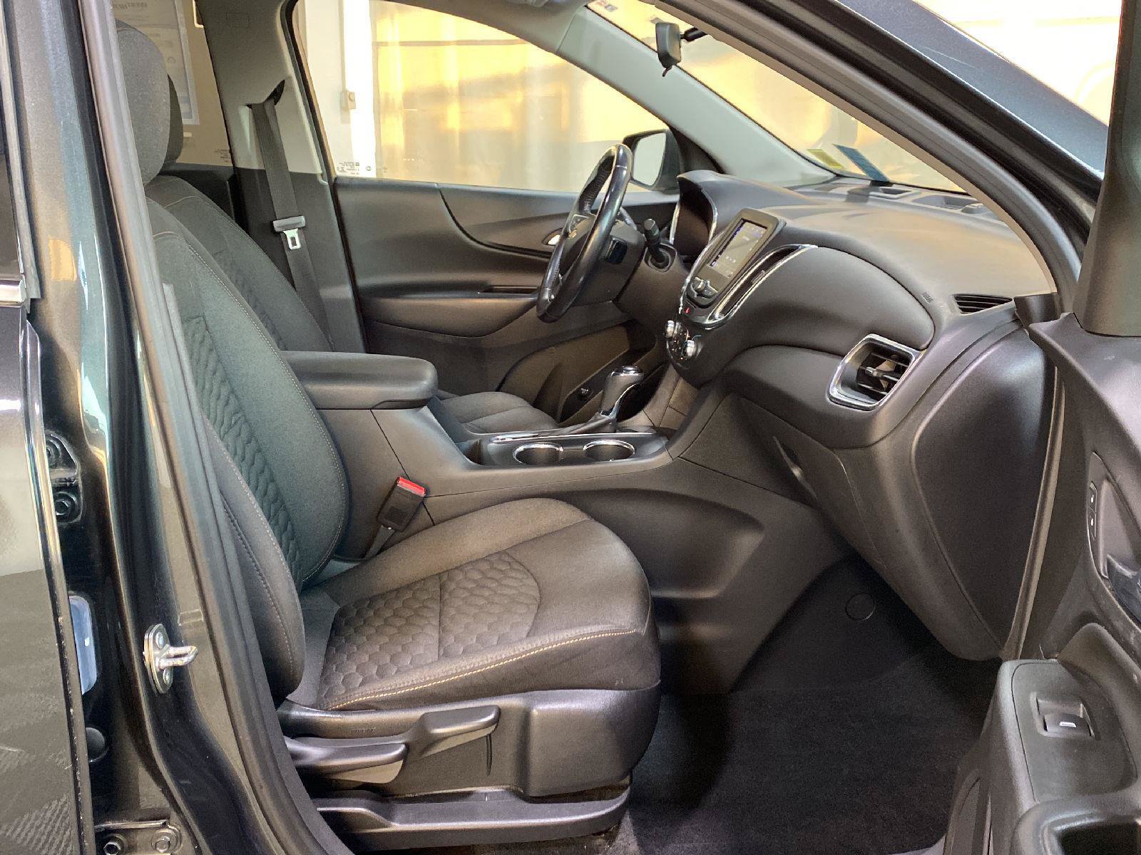 Used 2020 Chevrolet Equinox LT w/ Driver Convenience Package FWD image 6
