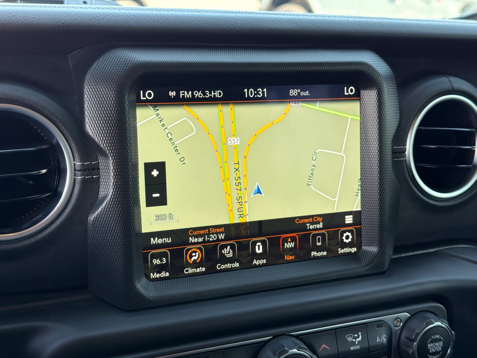 Used 2023 Jeep Wrangler Unlimited Sahara w/ Cold Weather Group AWD/4WD image 24