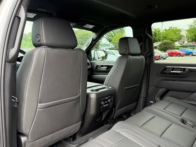 Used 2025 Chevrolet Suburban RST w/ Comfort Package RWD image 26