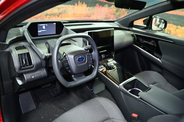 Certified 2024 Subaru Solterra Premium image 23