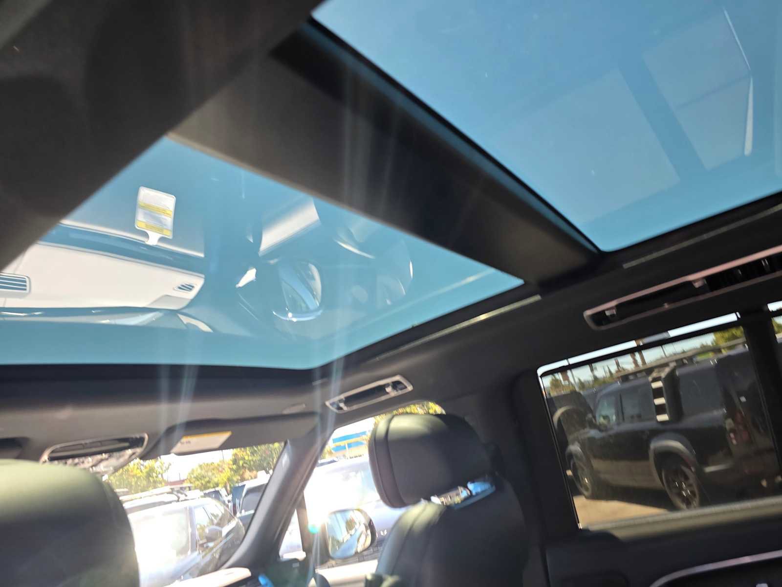New 2025 Land Rover Range Rover SE image 21