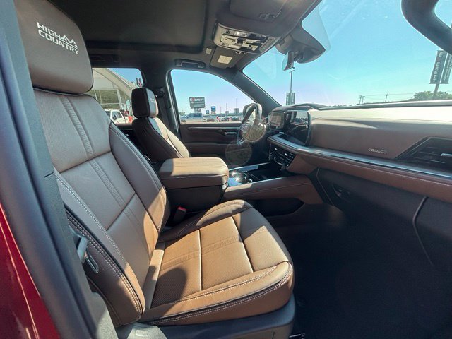 New 2026 Chevrolet Tahoe High Country w/ Sun And Tow Package AWD/4WD image 17