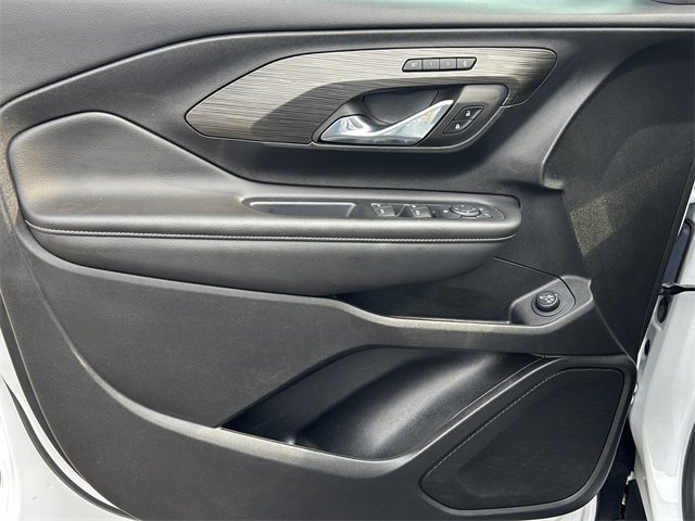 Used 2023 GMC Terrain SLT image 15