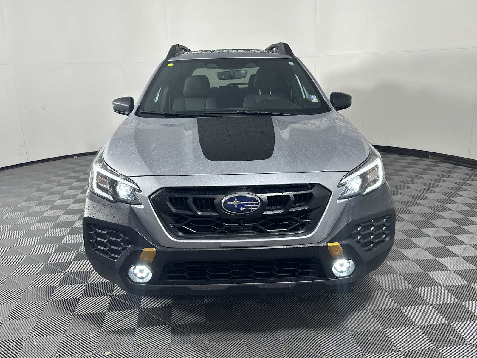 Used 2025 Subaru Outback Wilderness AWD/4WD image 2