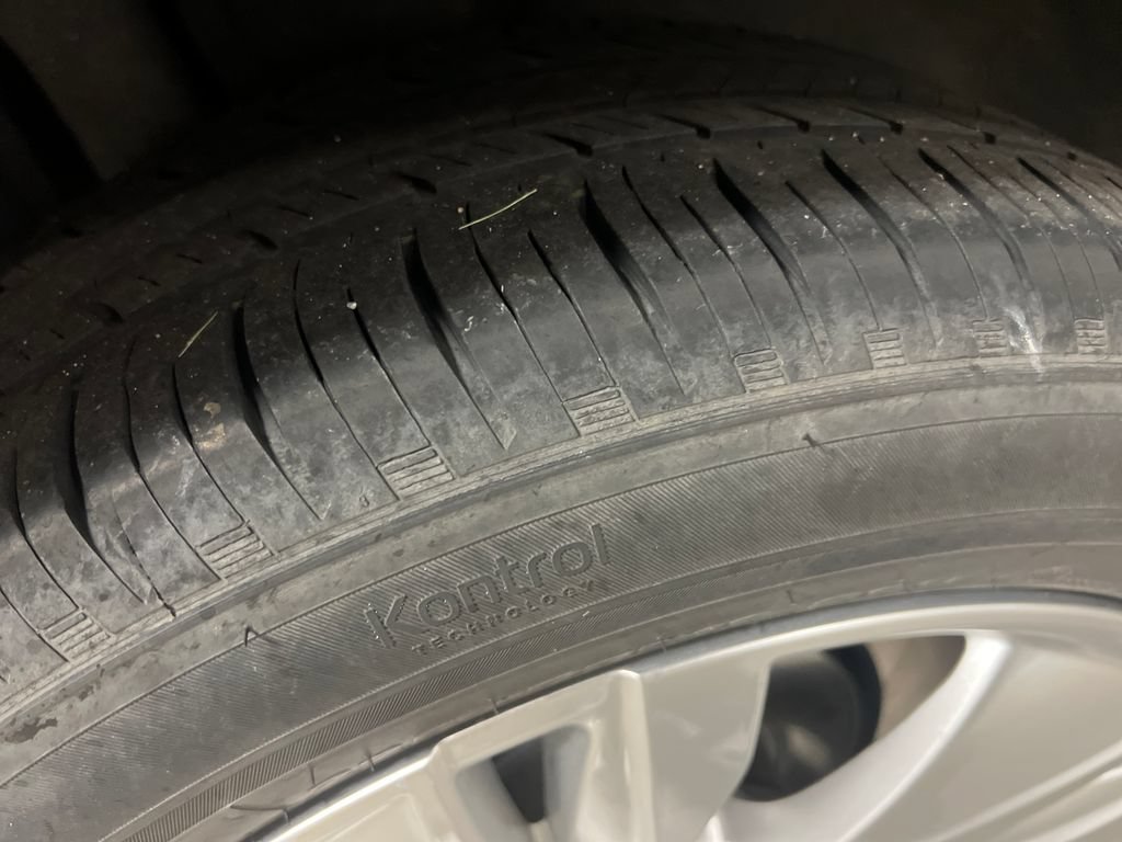 Certified 2024 Buick Encore GX Preferred FWD image 11