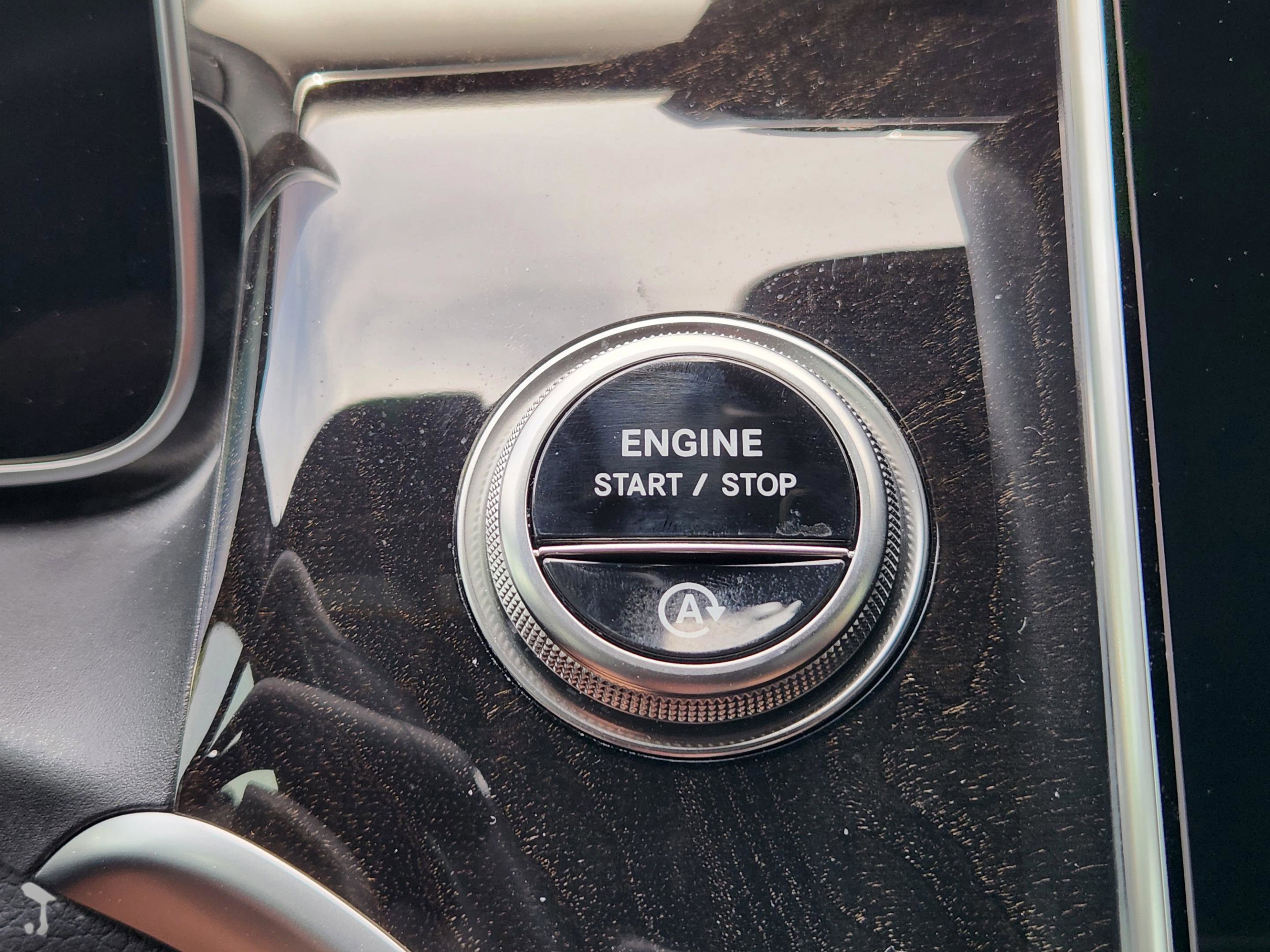 Certified 2025 Mercedes-Benz GLC 300 4MATIC image 29