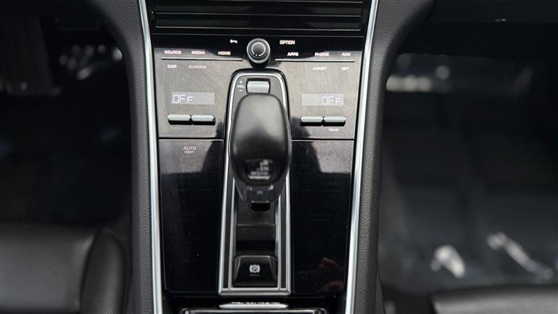 Used 2023 Porsche Panamera 4 Platinum Edition w/ Assistance Package image 22
