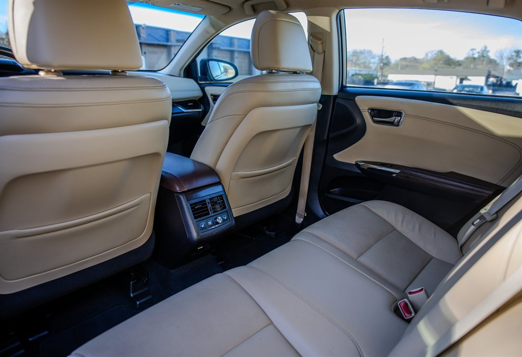 Used 2017 Toyota Avalon Limited FWD image 31