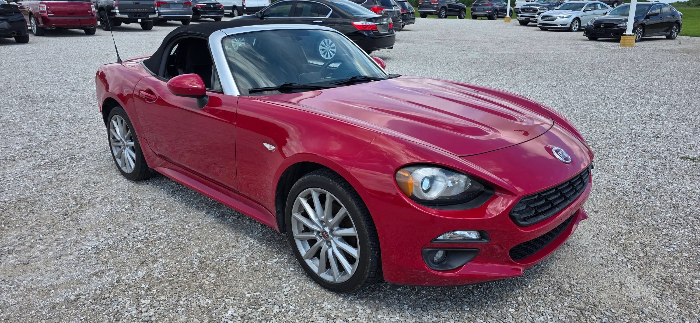Used 2017 FIAT 124 Spider Lusso RWD image 26