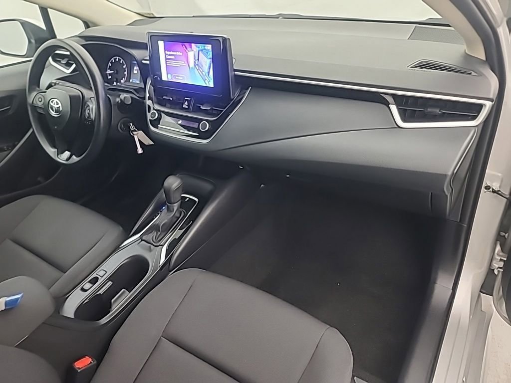 Used 2025 Toyota Corolla LE image 14