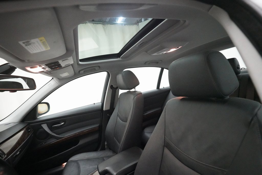 Used 2009 BMW 328i xDrive Sedan image 30