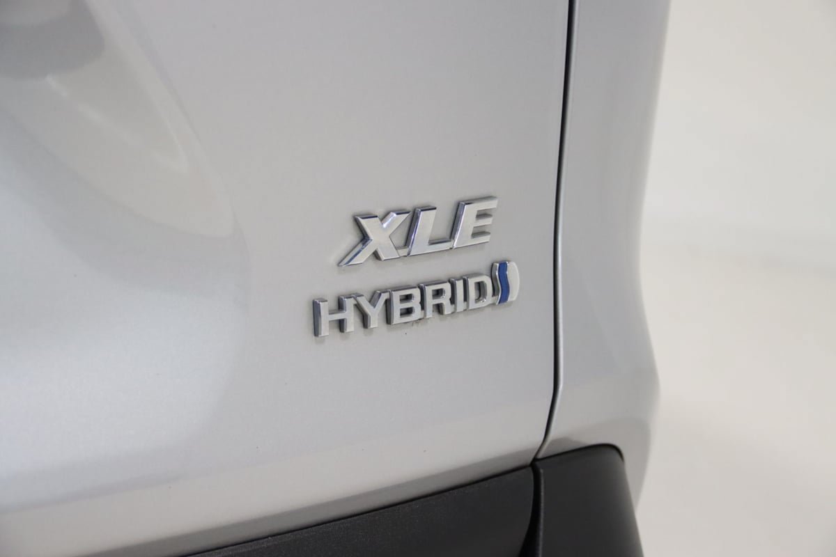 Used 2022 Toyota RAV4 XLE Premium AWD/4WD image 13
