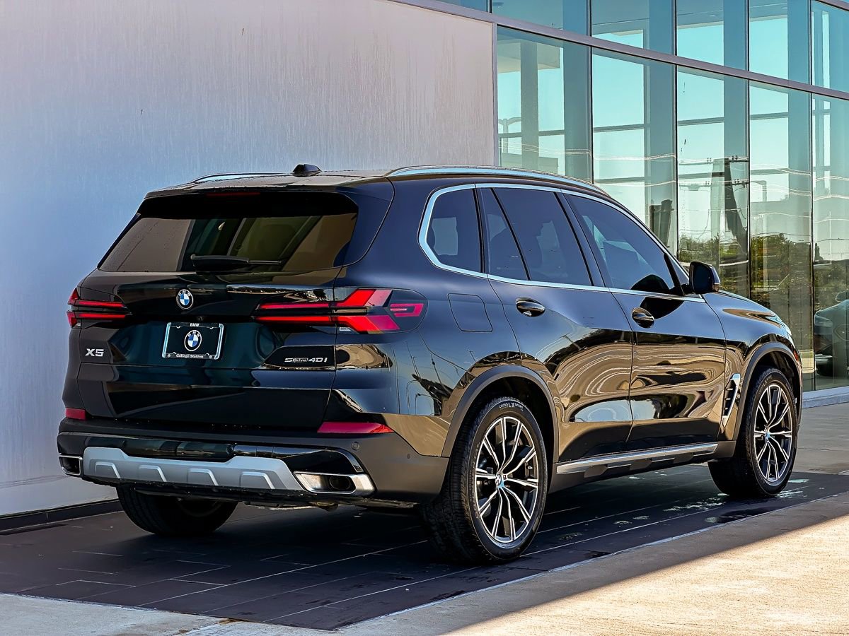 New 2025 BMW X5 sDrive40i w/ Climate Comfort Package image 4