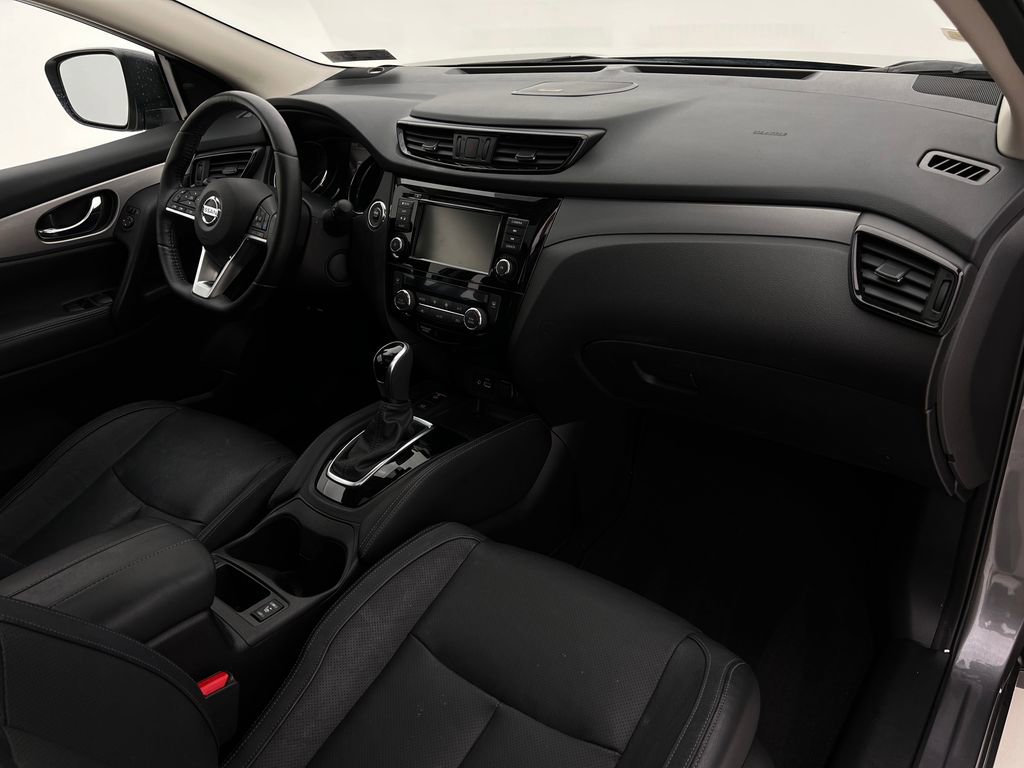 Used 2020 Nissan Rogue Sport SL w/ Premium Package image 17