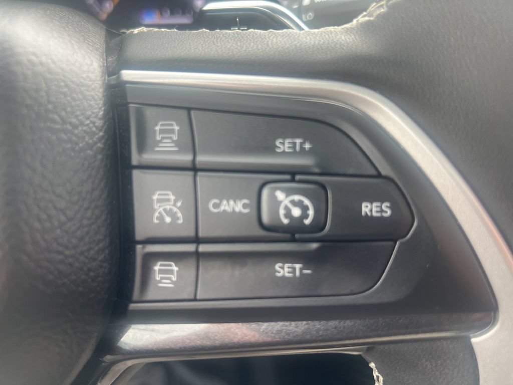 Used 2023 Jeep Grand Cherokee L Laredo AWD/4WD image 30