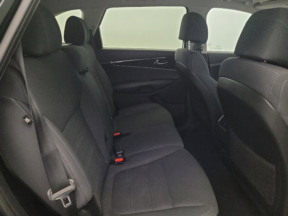 Used 2017 Kia Sorento AWD image 19