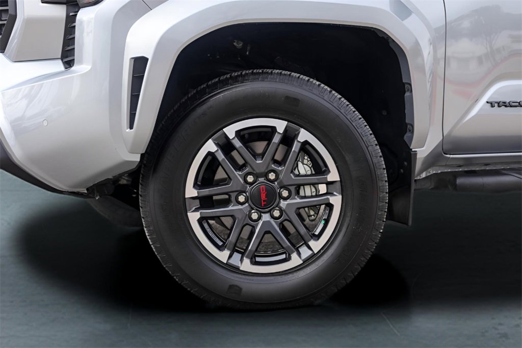 Used 2024 Toyota Tacoma 4x4 Double Cab Hybrid image 4