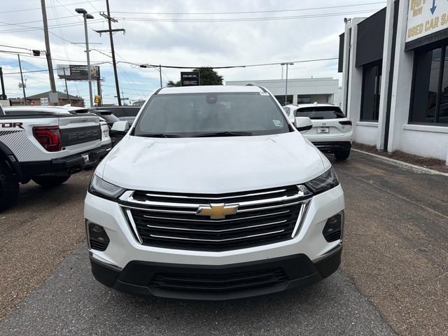 Used 2023 Chevrolet Traverse LT w/ LT Premium Package AWD/4WD image 2