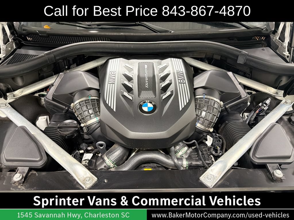 Used 2020 BMW X7 M50i w/ Luxury Seating Package AWD/4WD image 32
